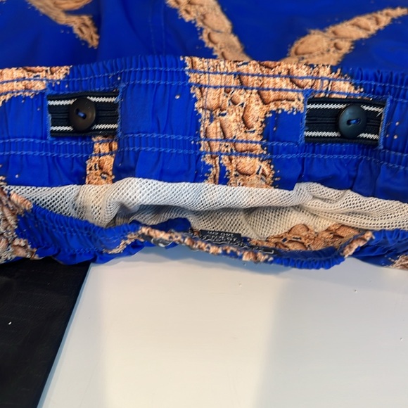 Boys VILEBREQUIN starfish swim shorts - Picture 7 of 10